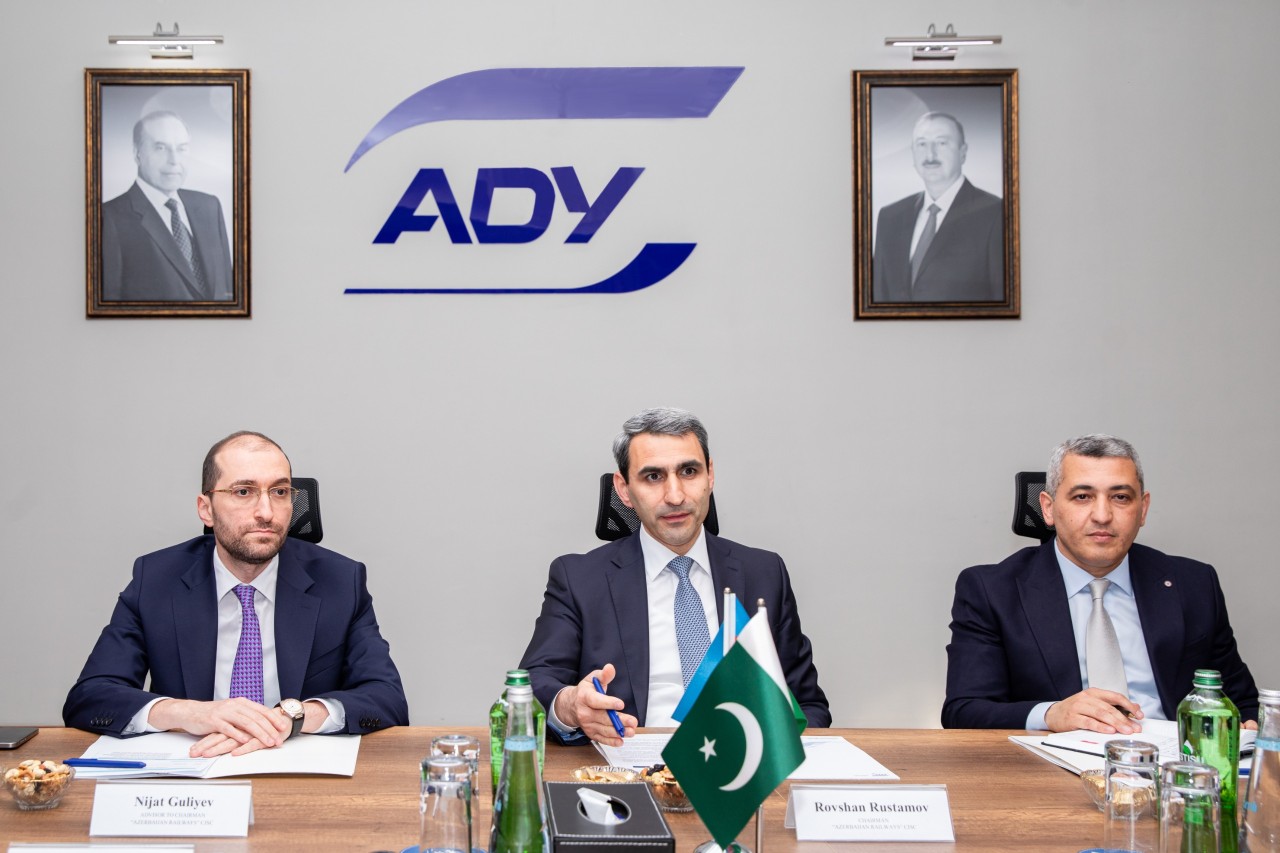 Azərbaycan və Pakistan dəmiryol sahəsində əməkdaşlığın perspektivlərini müzakirə etdi - FOTOLAR
